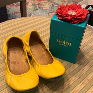 Tieks flats